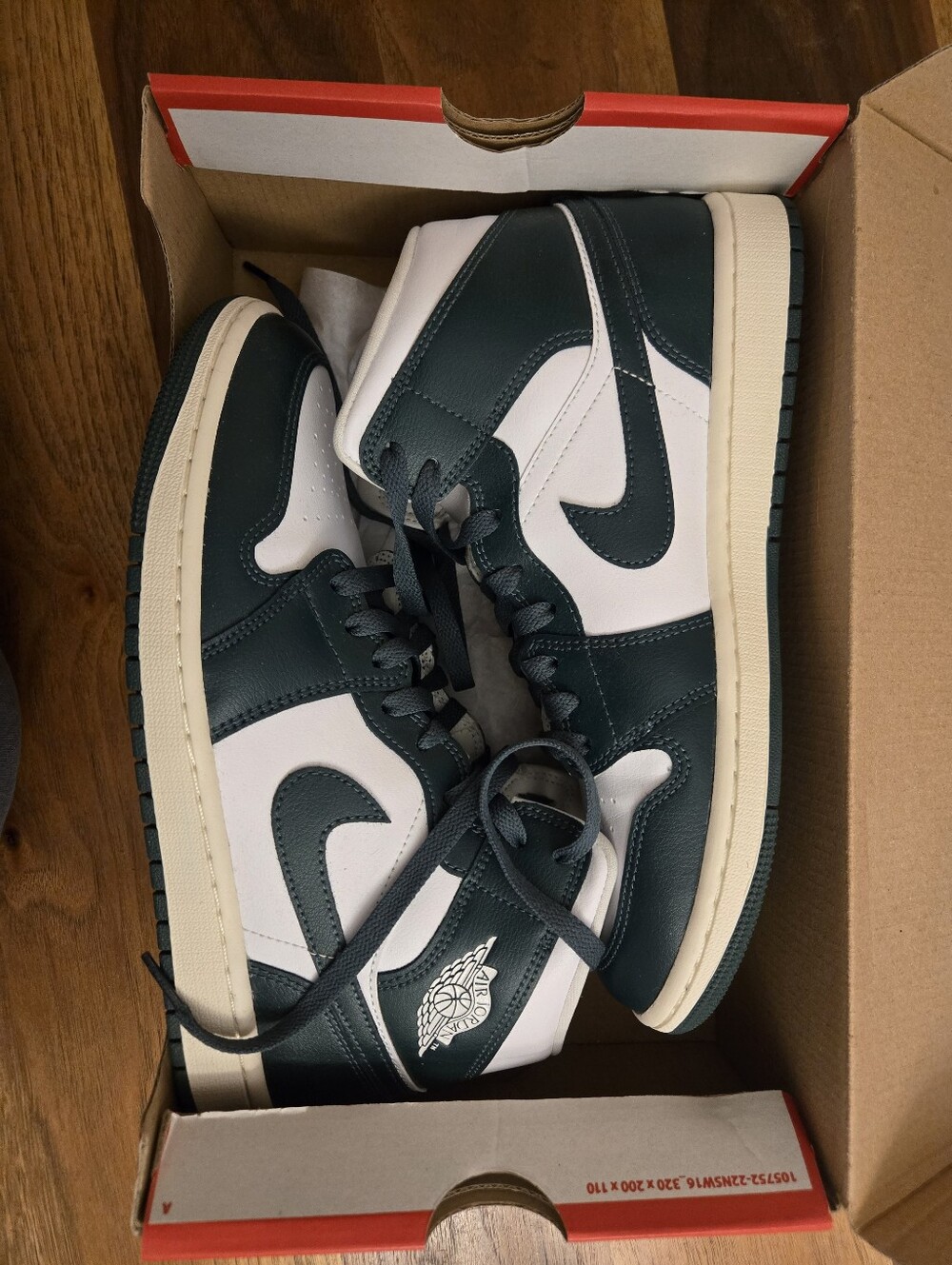 Air Jordan 1 Mid Basketball Shoes Womens Size 10